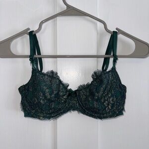 Elegant Lace Underwire Bra in Green